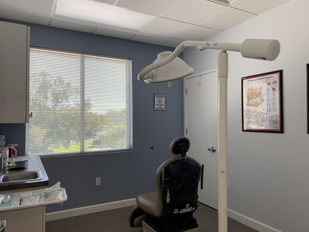 Ridgegate Medical Center: 5664 Bee Ridge Rd, Sarasota, FL 34233